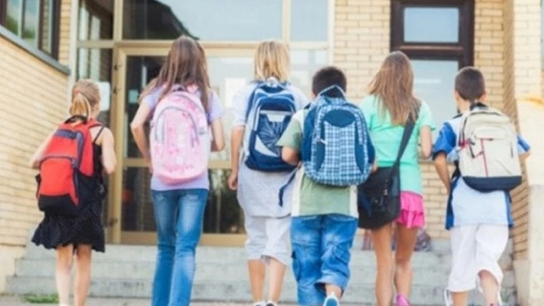 Συρρικνώνονται τα ελληνικά σχολεία: Δραματική μείωση μαθητών και καθηγητών